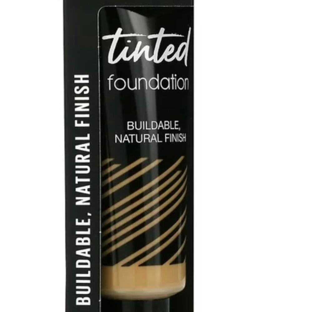 L.A Girl Tinted Foundation Almond New condition